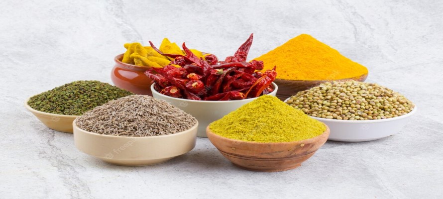 عکس-ادویه-های-پایه-سوپ-داخل-ظرف-پر-انواع-ادویه-سوپ